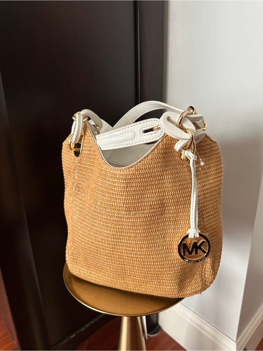 NWT Michael Kors Tan Woven Shoulder Bag with Cream Trim - Picture 3 of 10